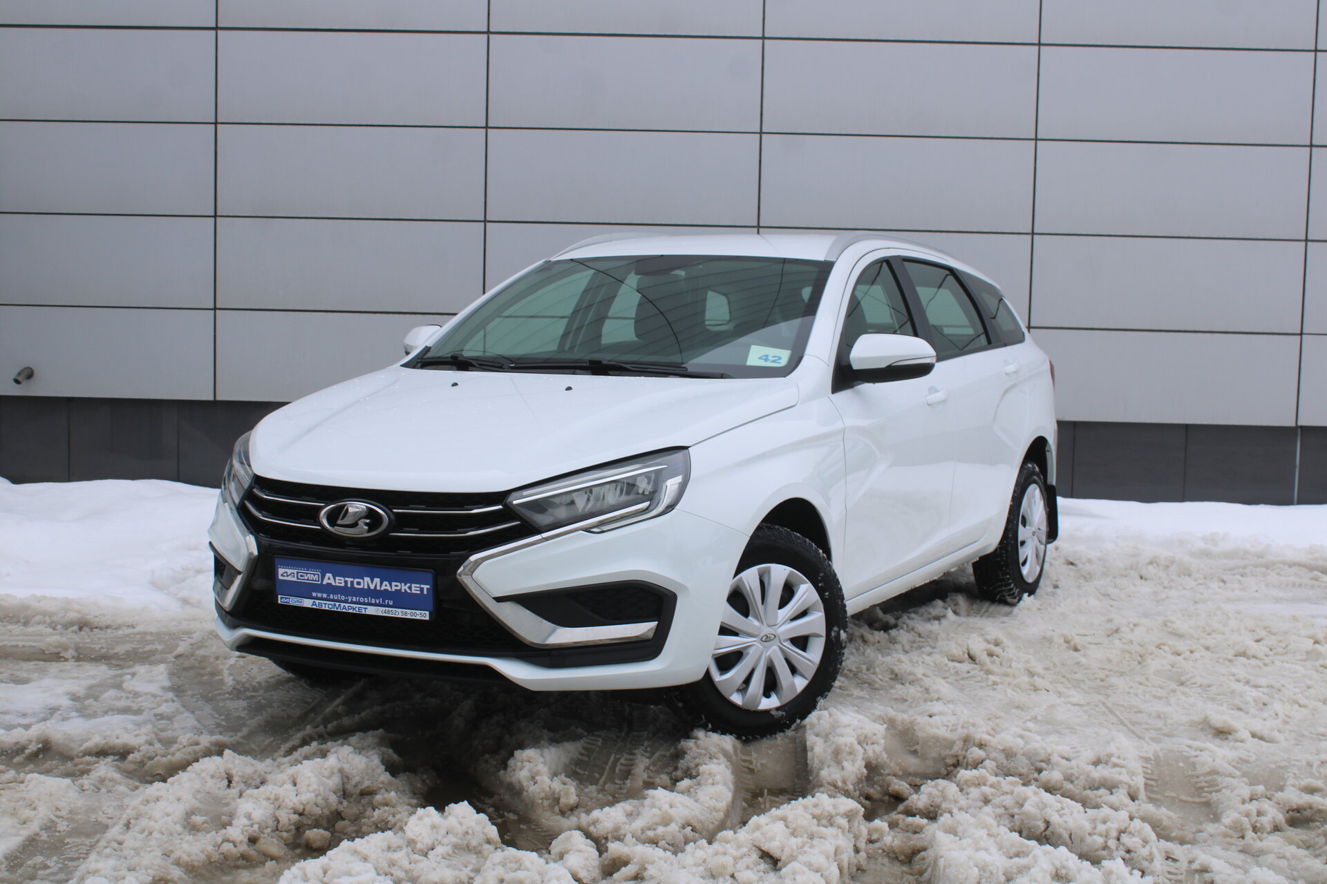 Белый Lada (ВАЗ) Vesta SW 1.6 MT (106 л.с.) 2023