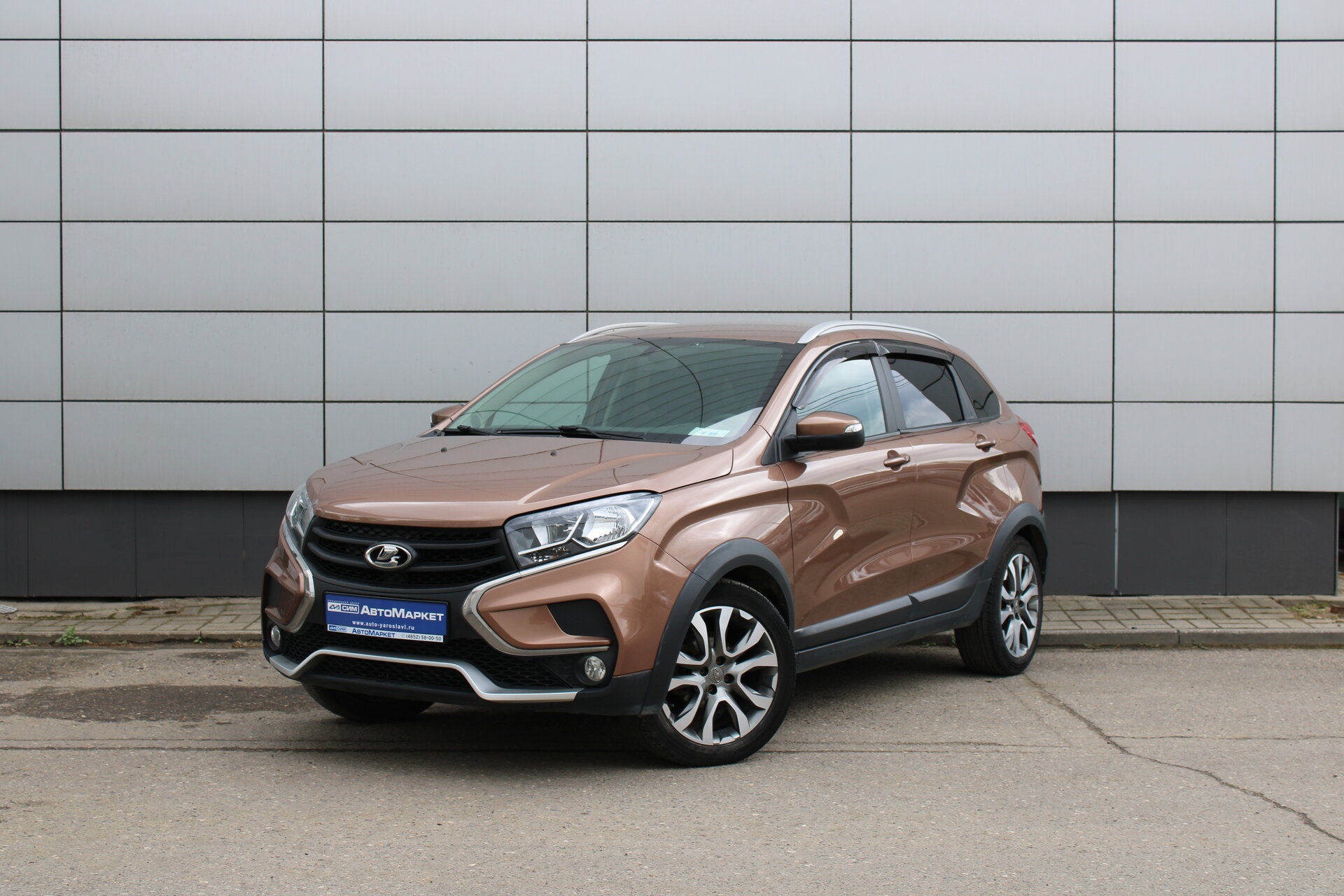 Коричневый Lada (ВАЗ) XRAY Cross 1.8 MT (122 л.с.) 2020