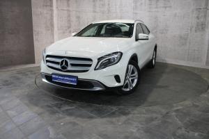 Белый Mercedes-Benz GLA 250 2.0 AMT (211 л.с.) 4WD 2014
