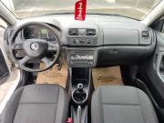белый Skoda Fabia 1.2 MT (70 л.с.) 2013 фото 4