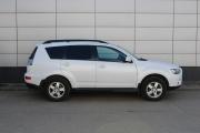 Белый Mitsubishi Outlander 2.0 CVT (147 л.с.) 2010 фото 3