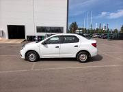 Белый Renault Logan 1.6 MT (82 л.с.) 2014 фото 7