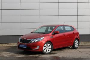 Красный Kia Rio, III 6-speed 1.6 MT (123 л.с.) 2014