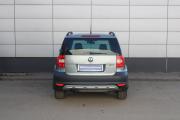 Серый Skoda Yeti 1.2 MT (105 л.с.) 2012 фото 6