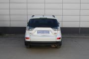 Белый Mitsubishi Outlander 2.0 CVT (147 л.с.) 2010 фото 6