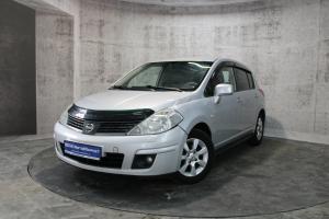 Серебряный Nissan Tiida 1.8 MT (126 л.с.) 2008
