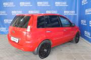 красный Ford Fusion 1.4 MT (80 л.с.) 2009 фото 4