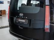 черный Hyundai Staria 1.6hyb AT (245 л.с.) 2026 фото 7