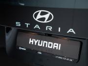 черный Hyundai Staria 1.6hyb AT (245 л.с.) 2026 фото 11