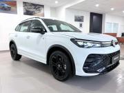 белый Volkswagen Tiguan L Pro 2.0 AMT (220 л.с.) 4WD 2026 фото 1