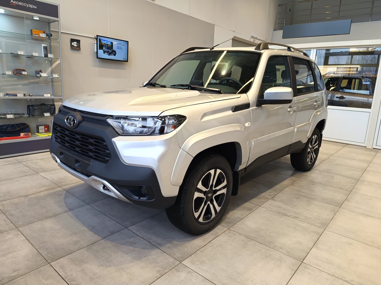 серебряный Lada (ВАЗ) Travel 1.7 MT (83 л.с.) 4WD 2025