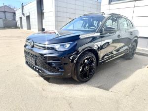 Черный Volkswagen Tiguan L Pro 2.0 AMT (220 л.с.) 4WD 2026