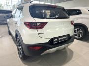 белый Kia KX1 1.4 AT (100 л.с.) 2026 фото 5